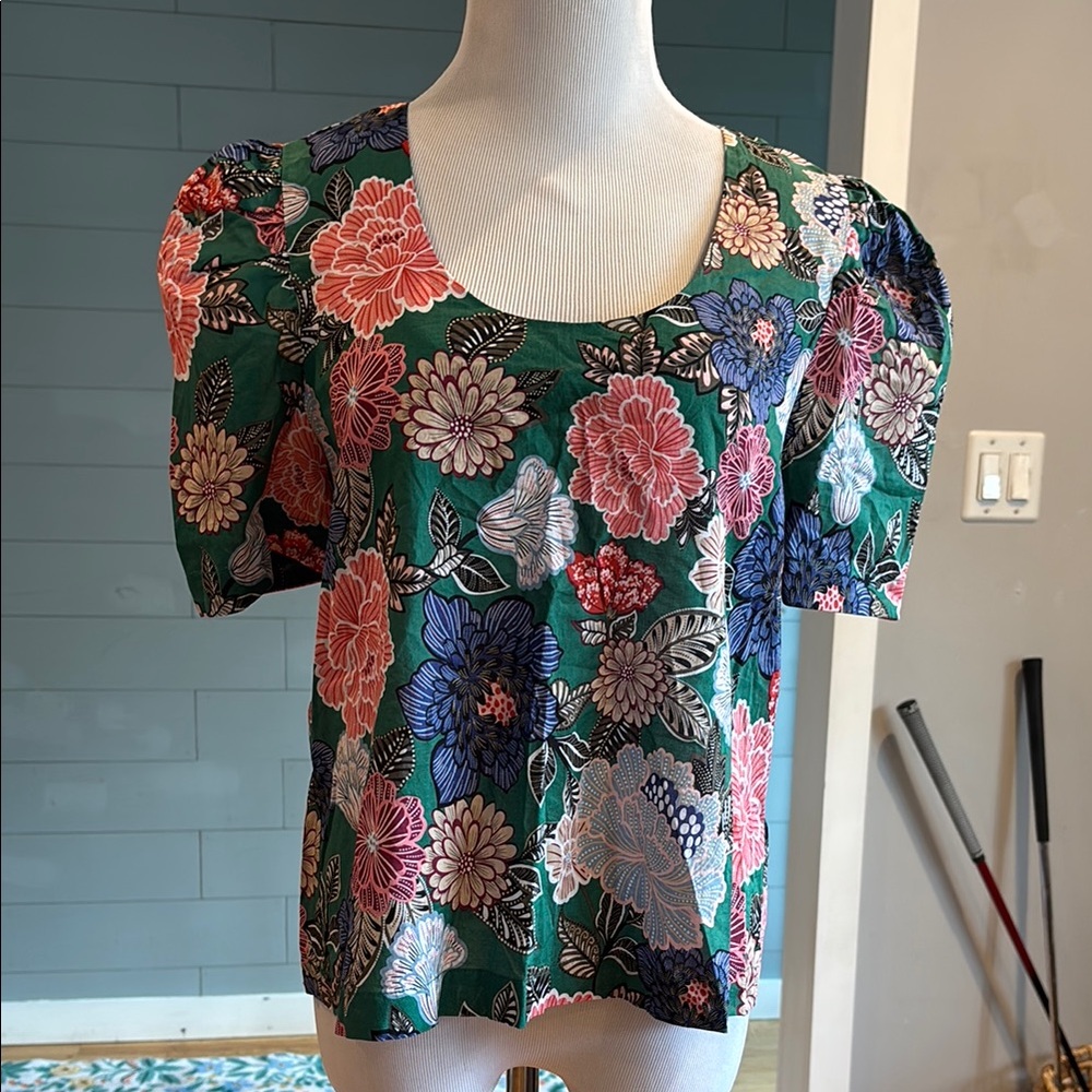 Evereve Green Floral‎ Puff Sleeve Top